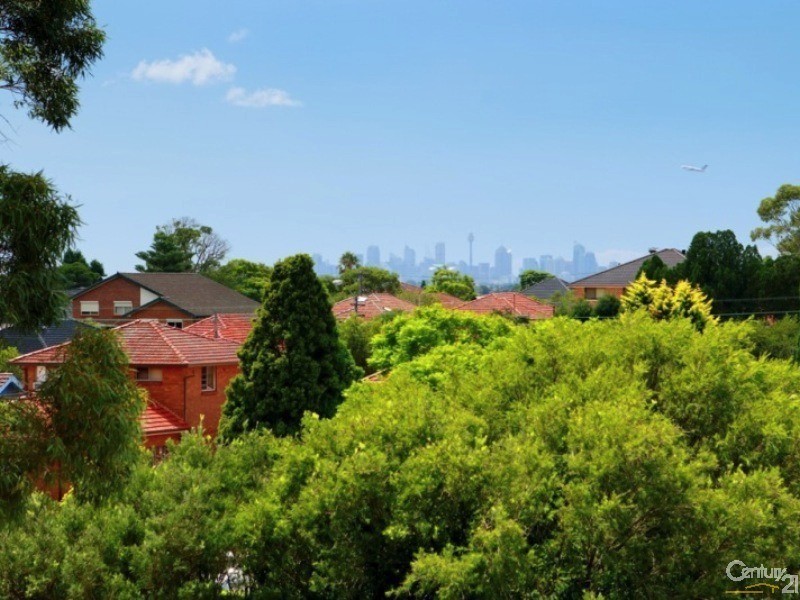 17/11 St Albans Road, Kingsgrove NSW 2208