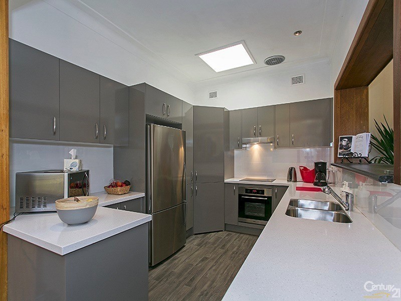 4 Trewilga Ave, Earlwood NSW 2206