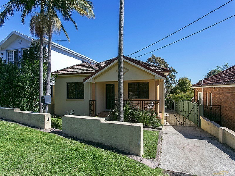 4 Trewilga Ave, Earlwood NSW 2206