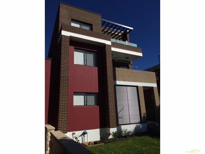 8/3 Rome Street, Canterbury NSW 2193