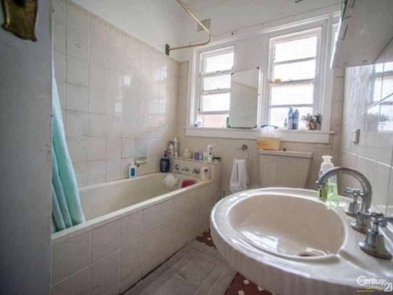 20 Robert Street, Belmore NSW 2192