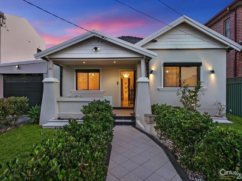 42 Kitchener Avenue, Earlwood NSW 2206