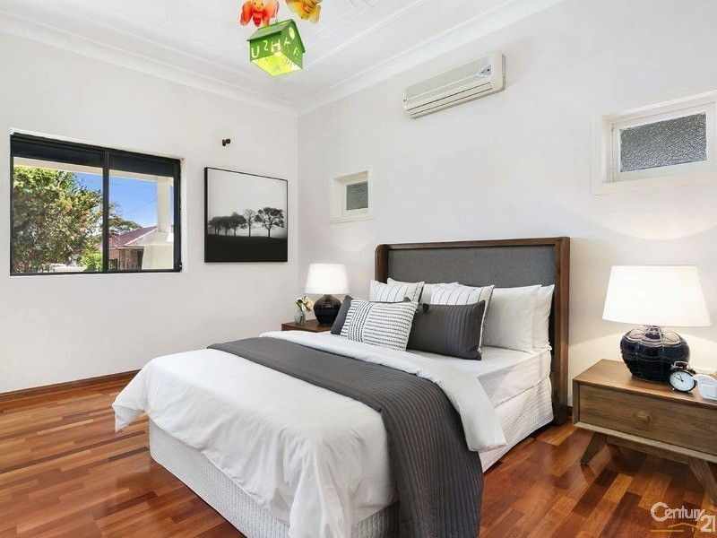 42 Kitchener Avenue, Earlwood NSW 2206