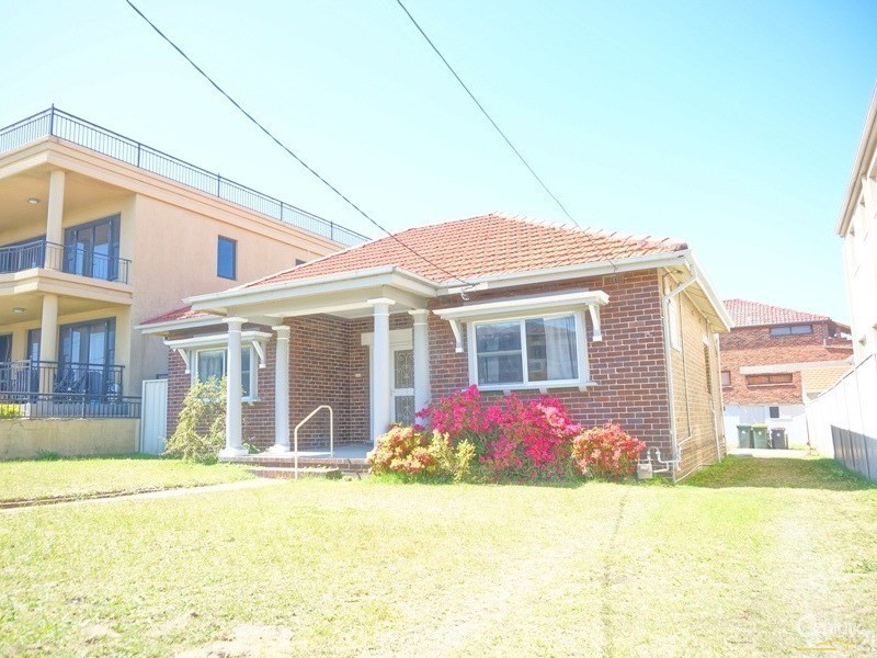 16 Earlwood Avenue, Earlwood NSW 2206