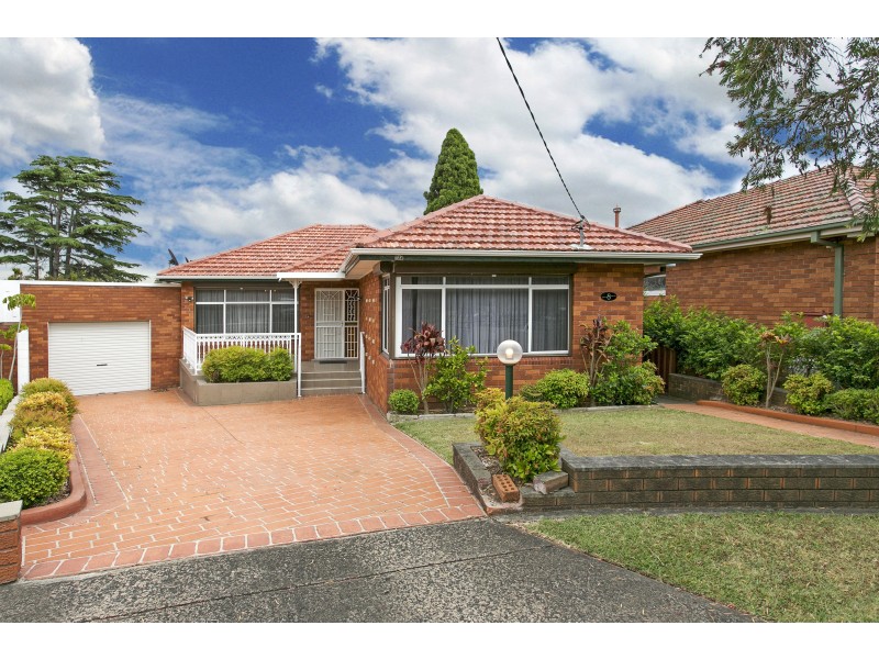 8  Braeside Crescent, Earlwood NSW 2206