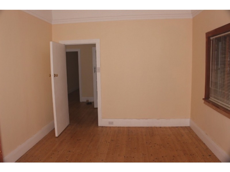 35 Hocking Avenue, Earlwood NSW 2206