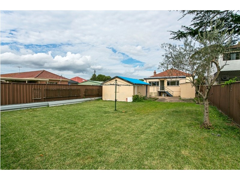 1 Moncur Avenue, Belmore NSW 2192