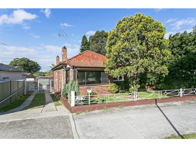 74 Canarys Road, Roselands NSW 2196