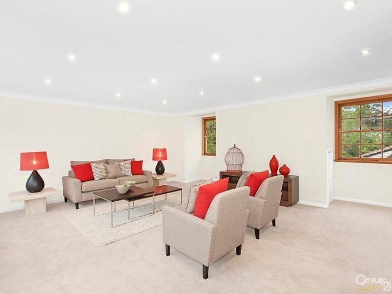 24 Woodbury Road, St Ives NSW 2075