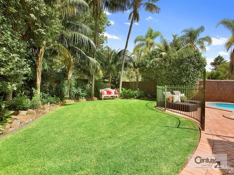 8 Ayres Road, St Ives NSW 2075