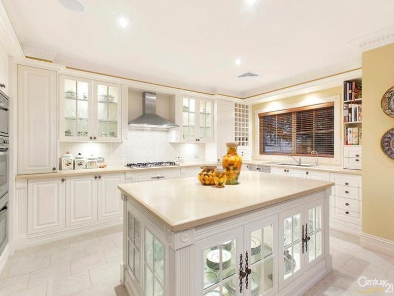 17 Collins Road, St Ives NSW 2075