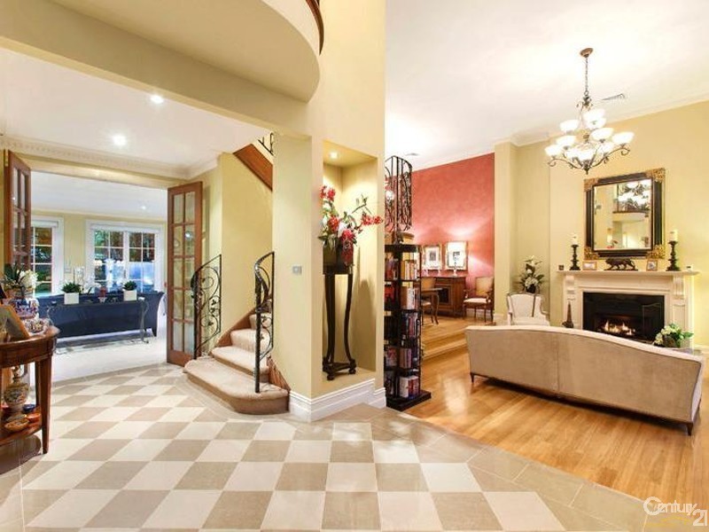 17 Collins Road, St Ives NSW 2075