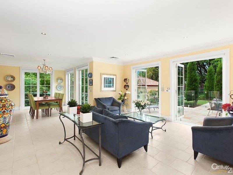 17 Collins Road, St Ives NSW 2075