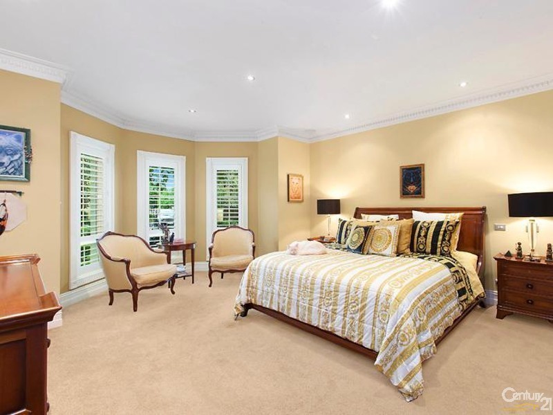 17 Collins Road, St Ives NSW 2075