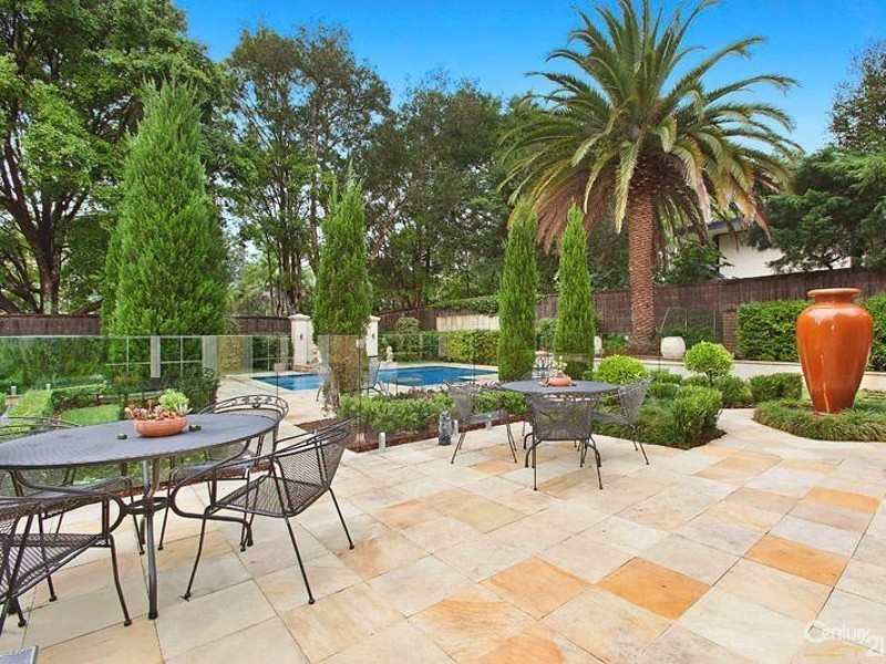 17 Collins Road, St Ives NSW 2075