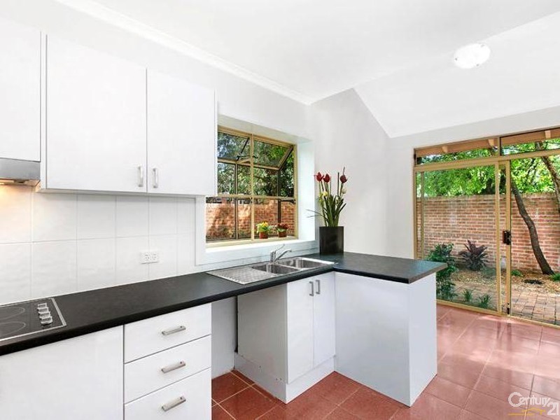 8/2 Stanley Street, St Ives NSW 2075