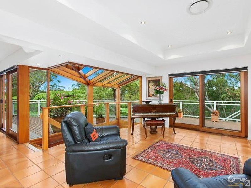 9 Hunter Ave, St Ives NSW 2075