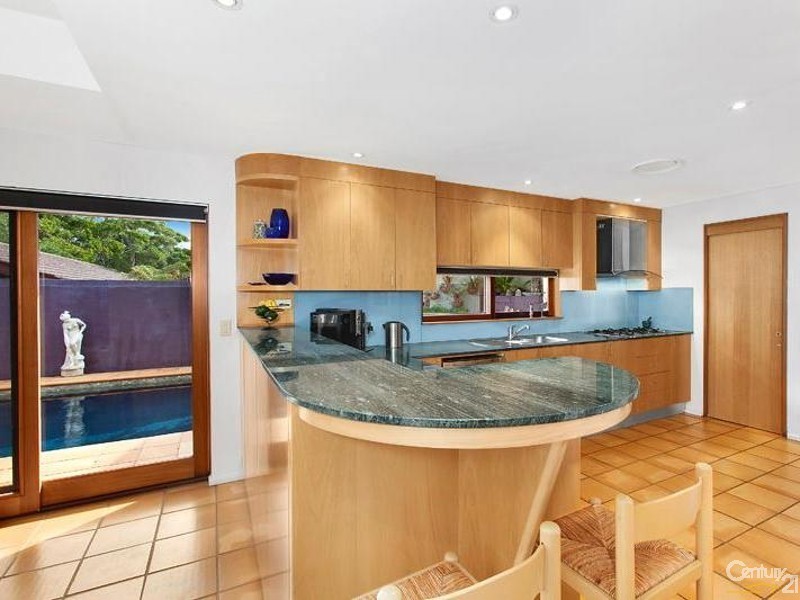 9 Hunter Ave, St Ives NSW 2075