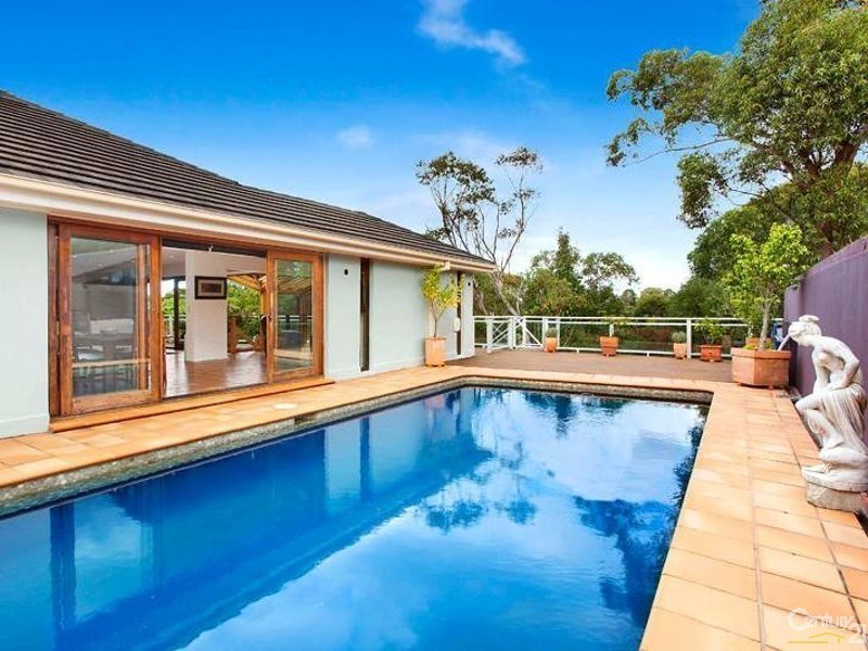 9 Hunter Ave, St Ives NSW 2075