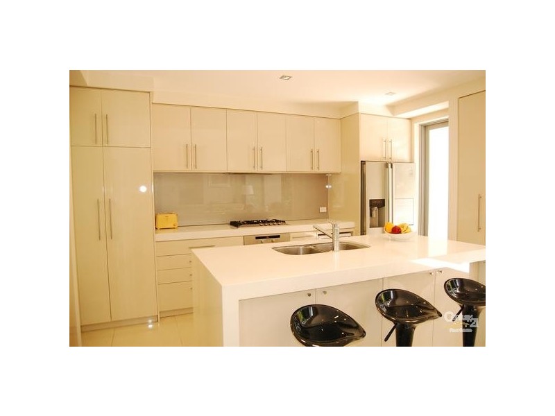 21B Knowlman Ave, Pymble NSW 2073