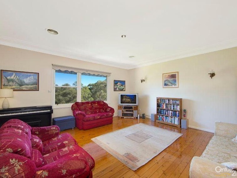 7 Tobruk Avenue, St Ives NSW 2075
