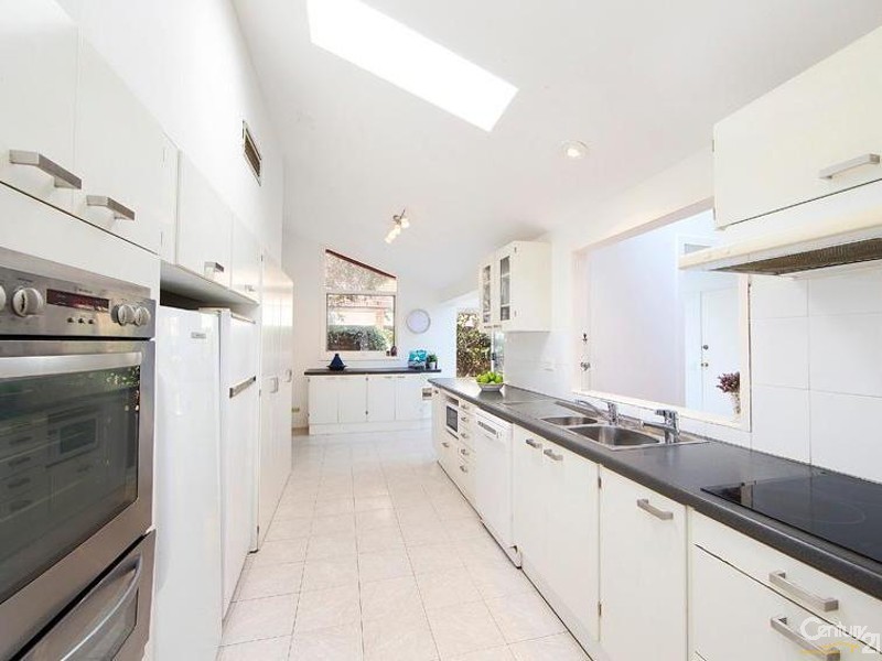 11 Athena Avenue, St Ives NSW 2075