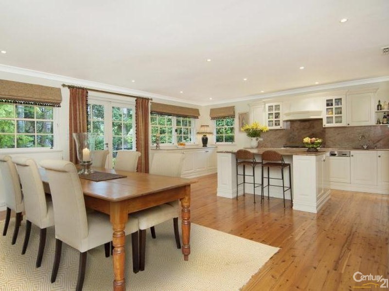 10 Karoom Avenue, St Ives NSW 2075