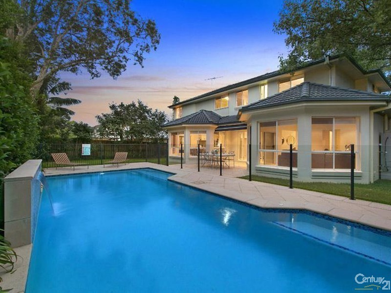 9 Hume Avenue, St Ives NSW 2075