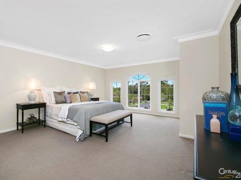 9 Hume Avenue, St Ives NSW 2075