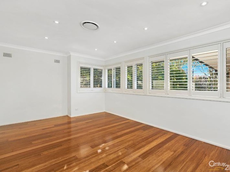 19 Carissa Avenue, St Ives NSW 2075