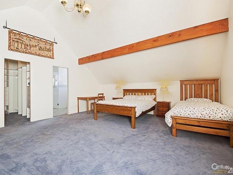 18 Gould Avenue, St Ives NSW 2075