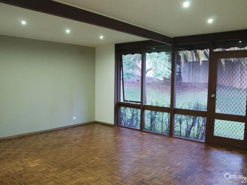 2 Gould Avenue, St Ives NSW 2075