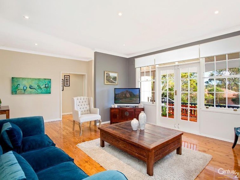 6 Tobruk Avenue, St Ives NSW 2075