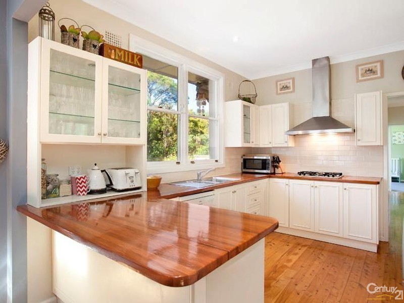 6 Tobruk Avenue, St Ives NSW 2075