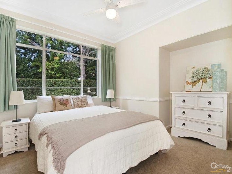 18 Cranford Avenue, St Ives NSW 2075