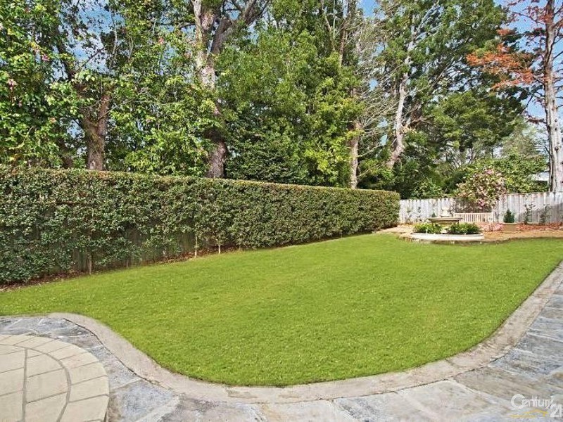 18 Cranford Avenue, St Ives NSW 2075