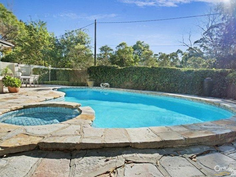 18 Cranford Avenue, St Ives NSW 2075