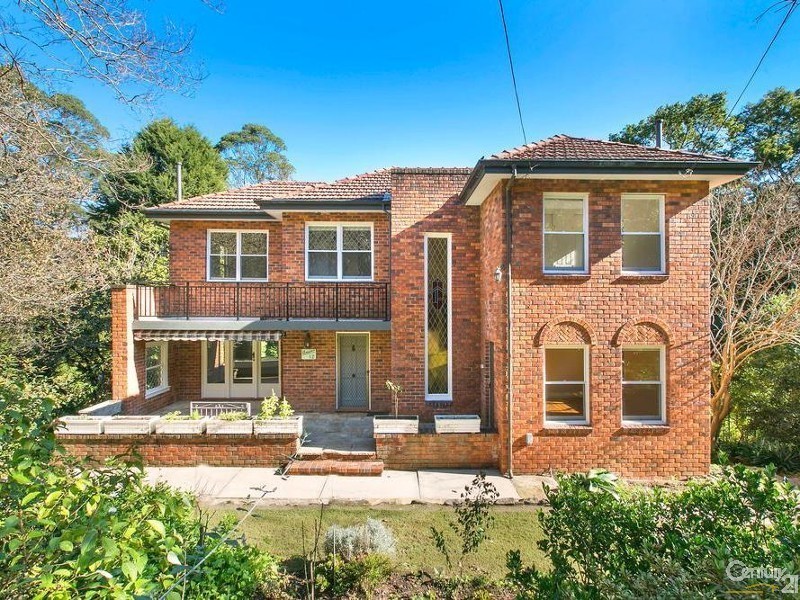 12 Bloomsbury Avenue, Pymble NSW 2073