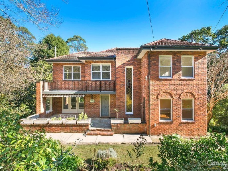 12 Bloomsbury Avenue, Pymble NSW 2073