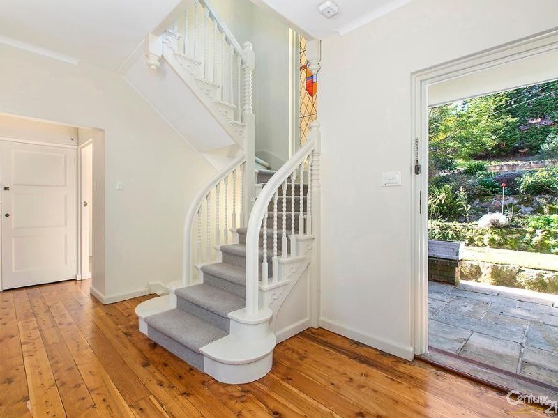 12 Bloomsbury Avenue, Pymble NSW 2073