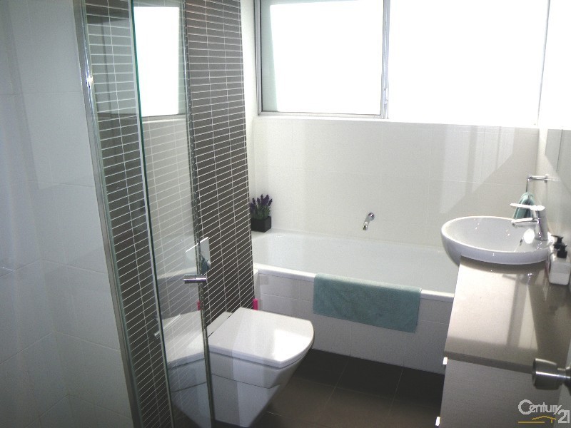 33 Bowen Avenue, South Turramurra NSW 2074