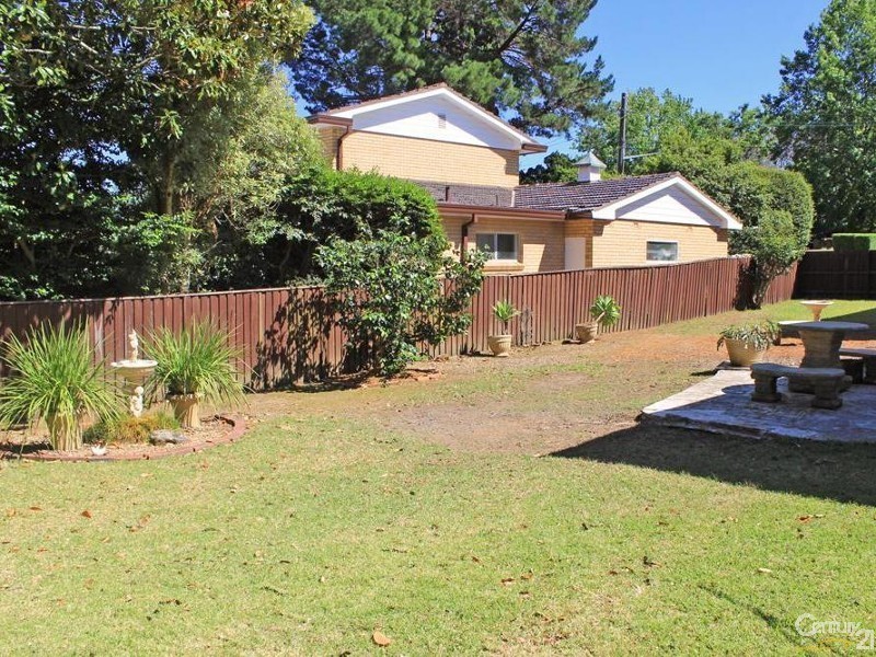 20 Warrabina Avenue, St Ives NSW 2075