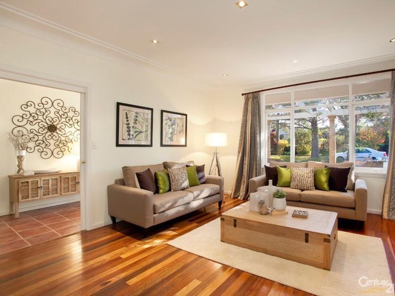 8 Paul Avenue, St Ives NSW 2075
