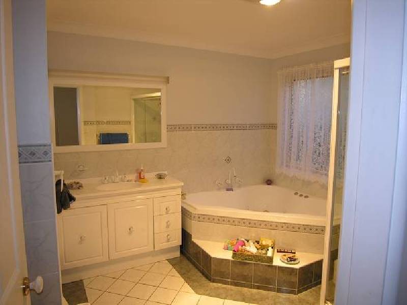 35 Forest Road, Heathcote NSW 2233