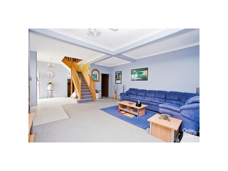 33 Cutler Rd, Engadine NSW 2233