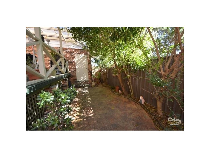 1/8 Dernancourt Avenue, Engadine NSW 2233