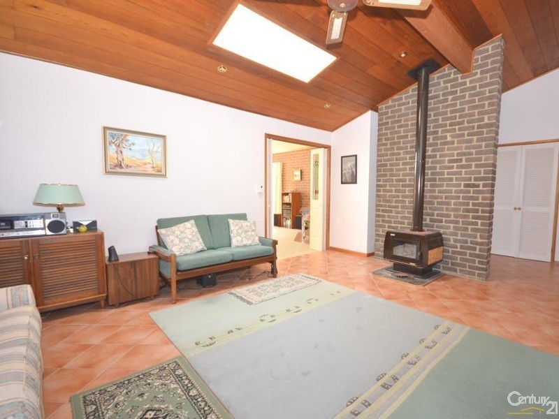 33 Nullabor Place, Yarrawarrah NSW 2233