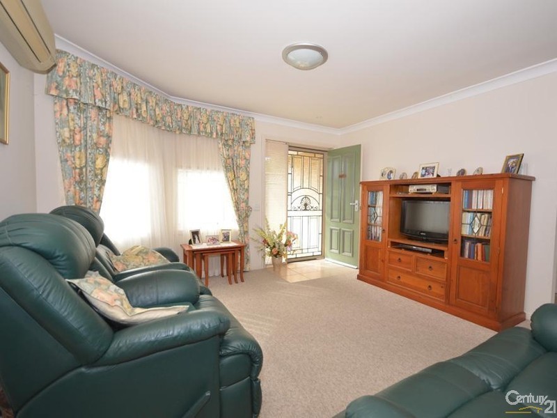 2/30 Chipilly Avenue, Engadine NSW 2233