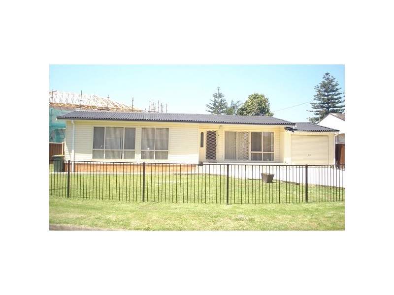 29 Solo Crescent, Fairfield NSW 2165
