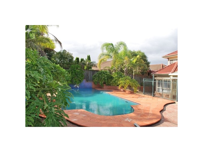 5 Bickerton Avenue, Green Valley NSW 2168